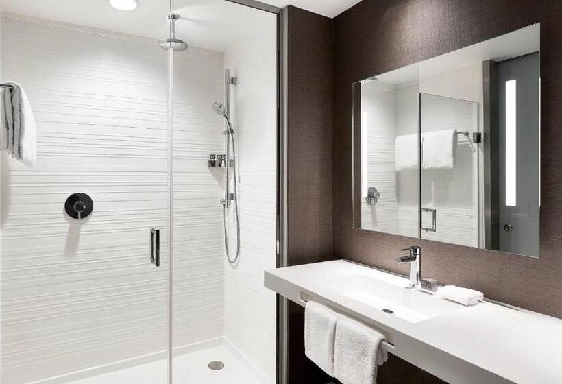 带大床的标准间, Ac Hotel By Marriott Dallas By The Galleria