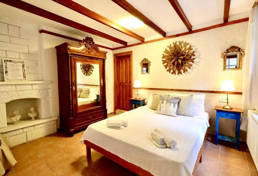 اتاق استاندارد سه تخته با چشمانداز استخر, Kemerbag 29 Adults Only