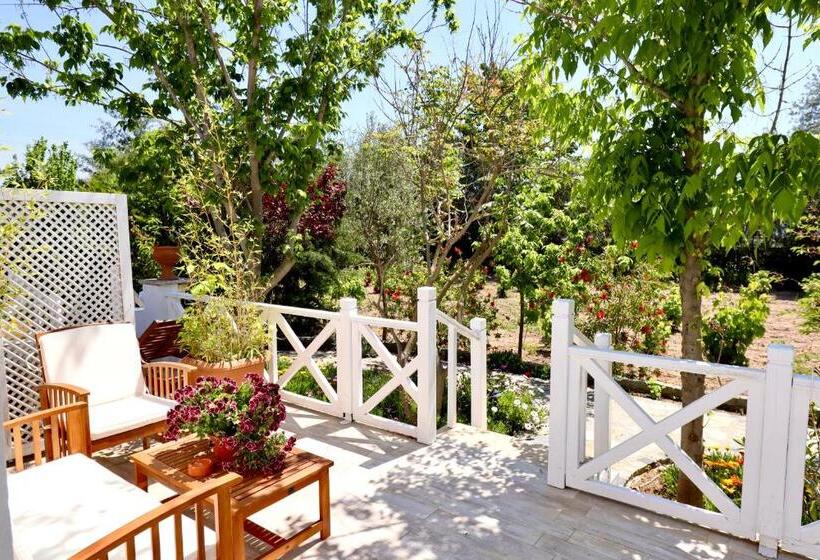 سوییت با چشمانداز باغ, Kemerbag 29 Adults Only