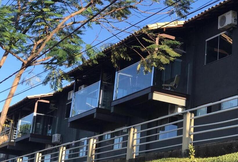 جناح ديلوكس, Escarpas Do Lago Capitolio