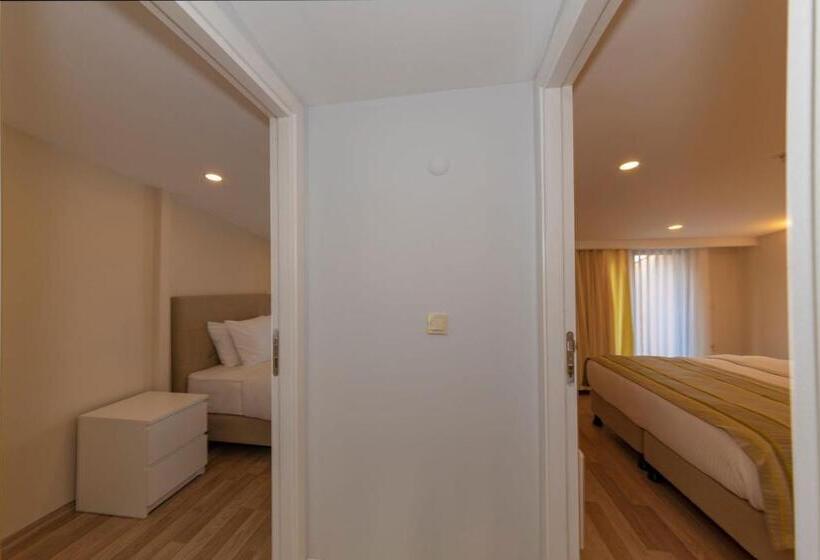 Deluxe Suite Sea View, Feri Suites