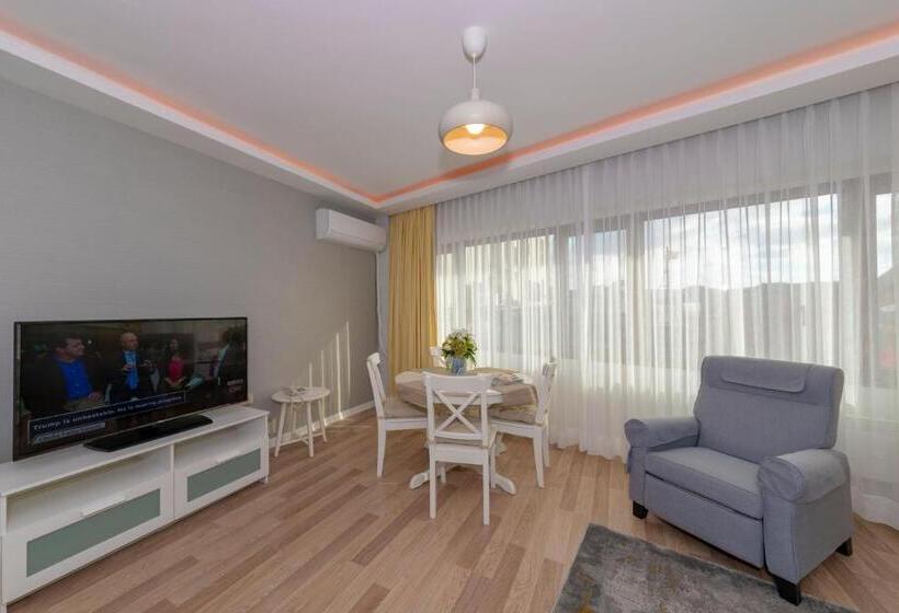 سوییت لوکس, Feri Suites