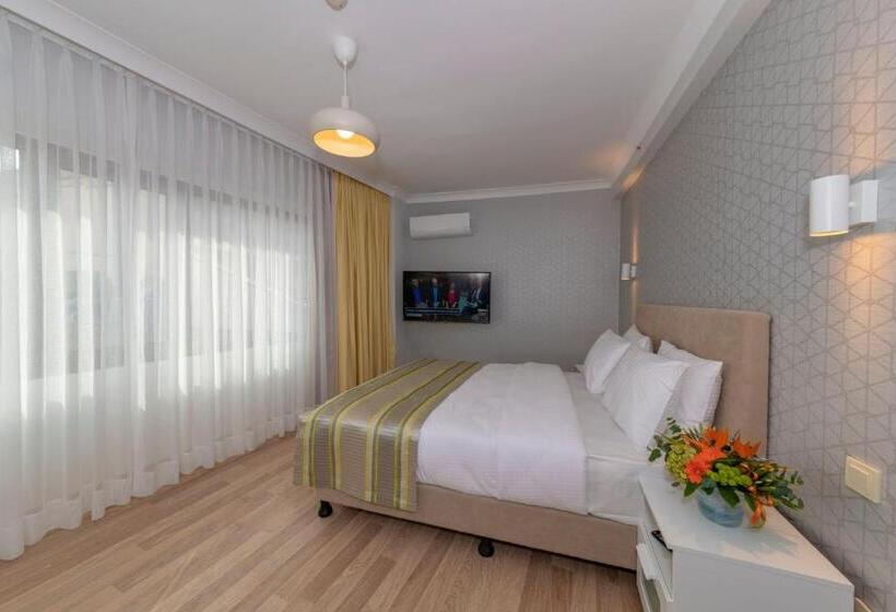 سوییت لوکس, Feri Suites