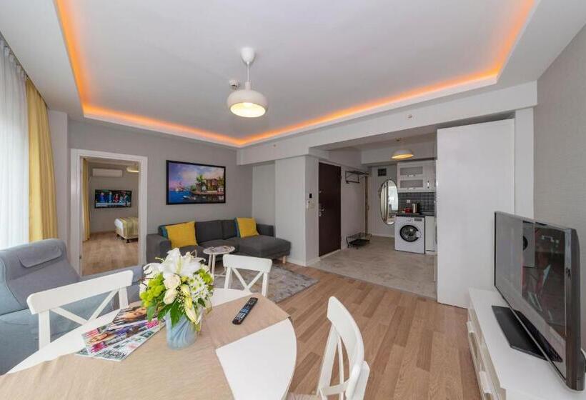 سوییت لوکس, Feri Suites