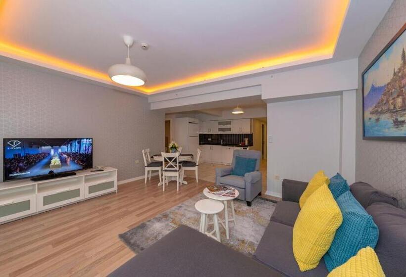 سوئیت با بالکن, Feri Suites