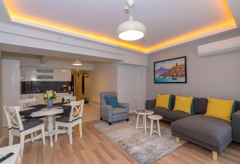 سوئیت با بالکن, Feri Suites