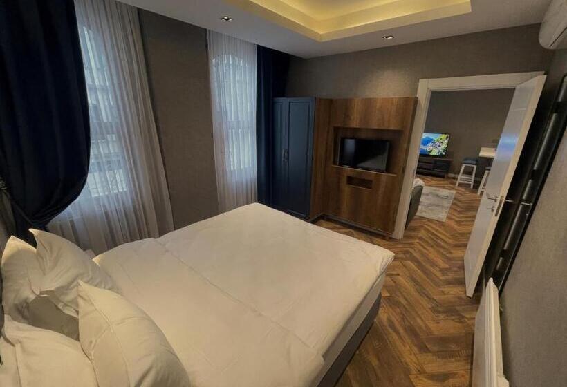 سوییت جونیور, Feri Suites