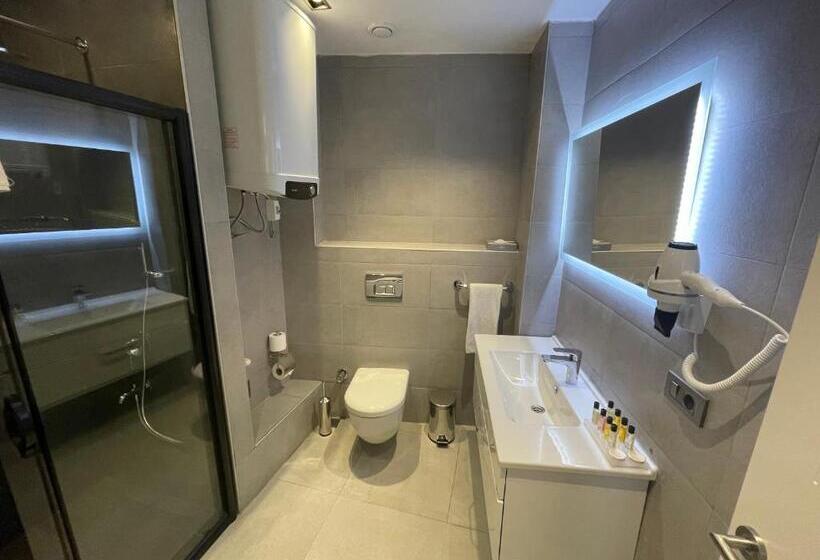 سوییت جونیور, Feri Suites