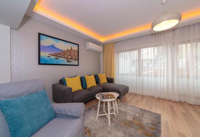 سوئیت با بالکن, Feri Suites