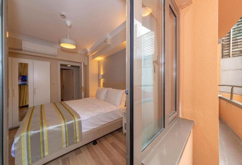 سوئیت با بالکن, Feri Suites