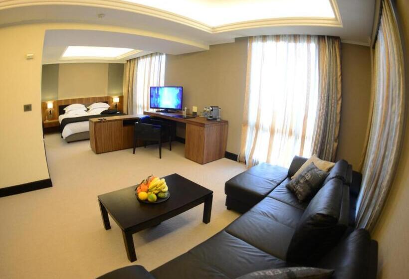 سوییت اجرایی, Lamunia