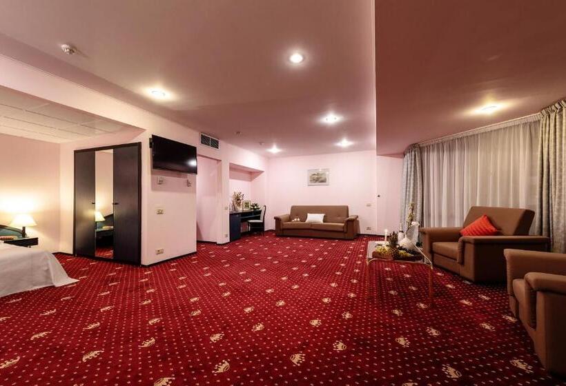 חדר דלוקס, Mara