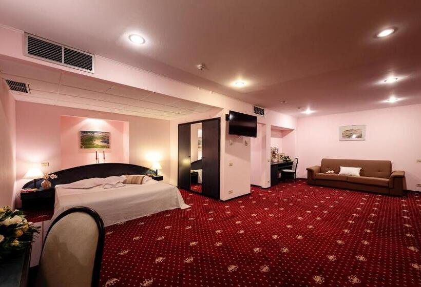 חדר דלוקס, Mara