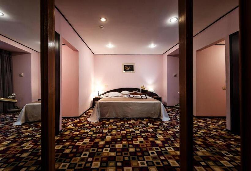 סוויטה נוף להרים, Mara