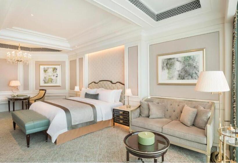 חדר דלוקס,מיטת קינג עם נוף לעיר, The St. Regis Zhuhai