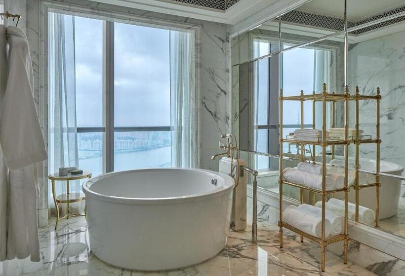 מיטת קינג בסוויטה, The St. Regis Zhuhai