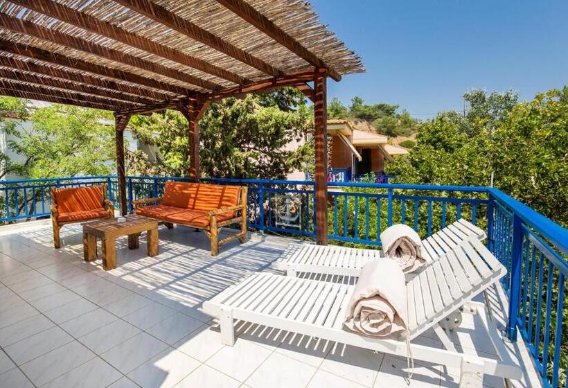 سوییت با چشمانداز دریا, Rodon House Apart