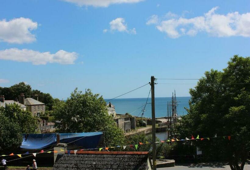 غرفة سوبيريور, Rashleigh Arms