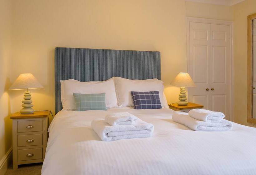 غرفة قياسية, Rashleigh Arms