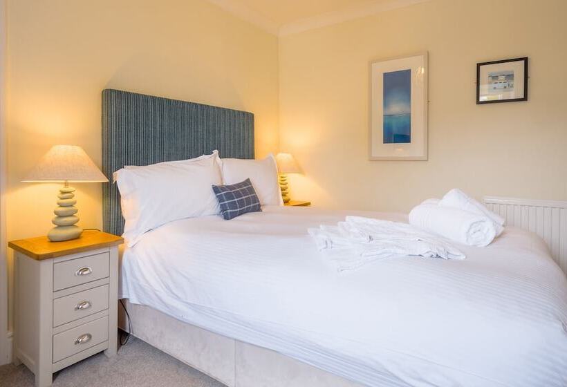 غرفة قياسية, Rashleigh Arms