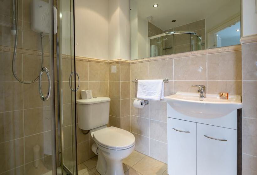 غرفة سوبيريور, Rashleigh Arms