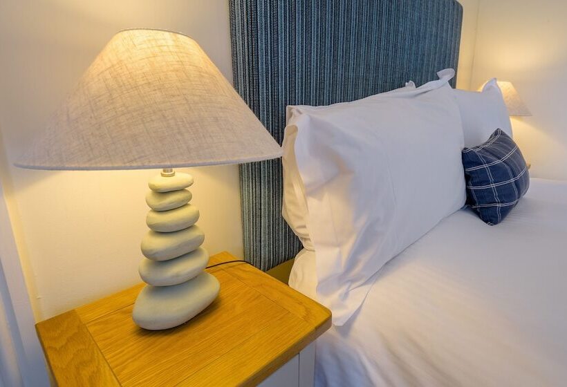 غرفة سوبيريور, Rashleigh Arms