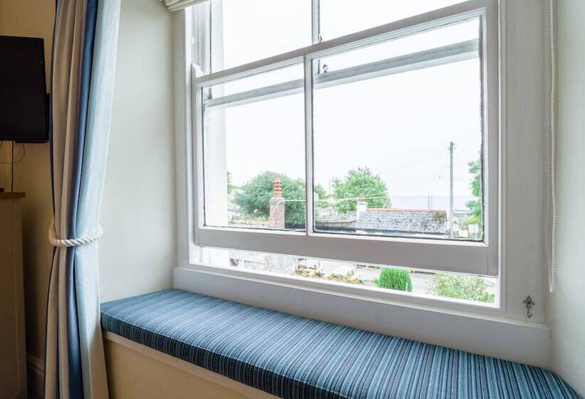 غرفة سوبيريور, Rashleigh Arms