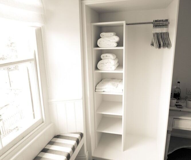 غرفة سوبيريور, Rashleigh Arms