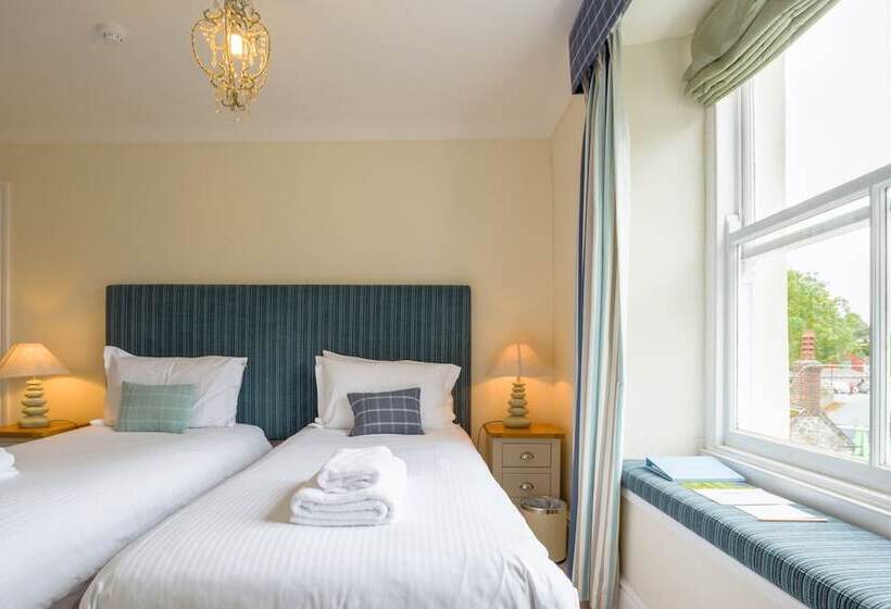 غرفة سوبيريور, Rashleigh Arms