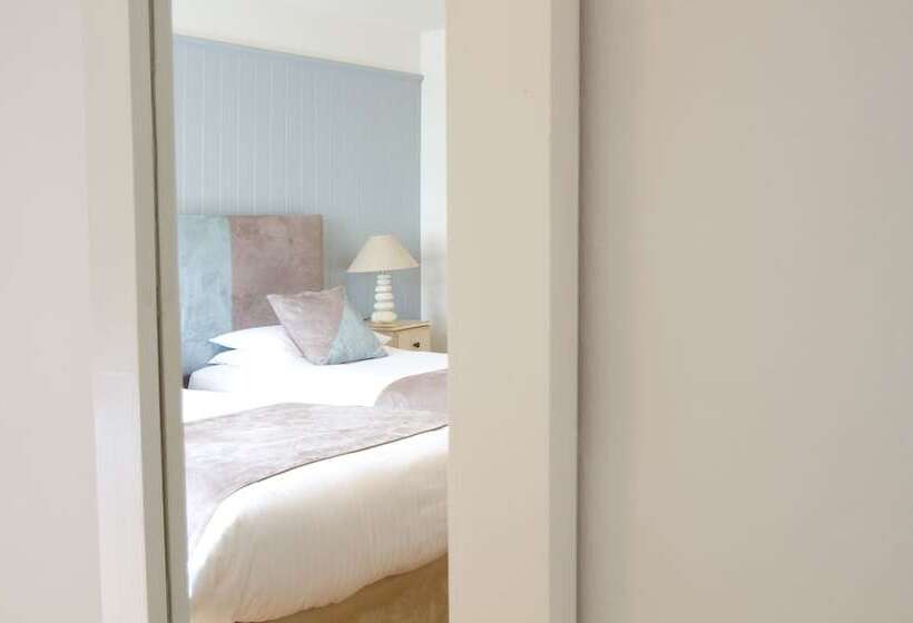 غرفة سوبيريور, Rashleigh Arms