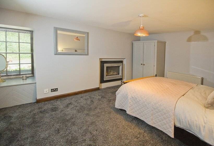 منزل 3 غرف نوم, The Falls Of Dochart Inn