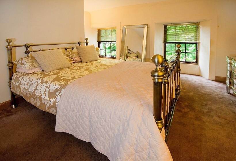 منزل 3 غرف نوم, The Falls Of Dochart Inn