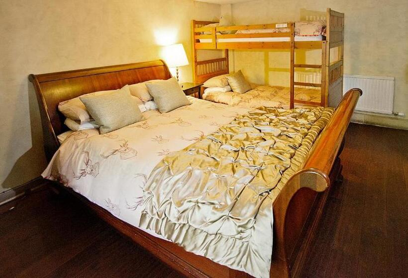 غرفة عائلية, The Falls Of Dochart Inn