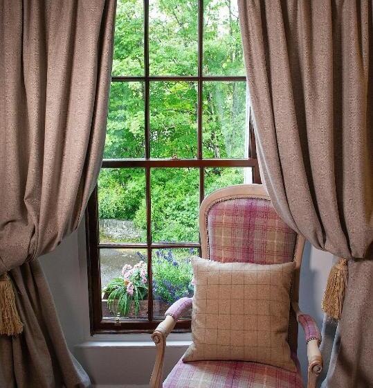 غرفة عائلية, The Falls Of Dochart Inn