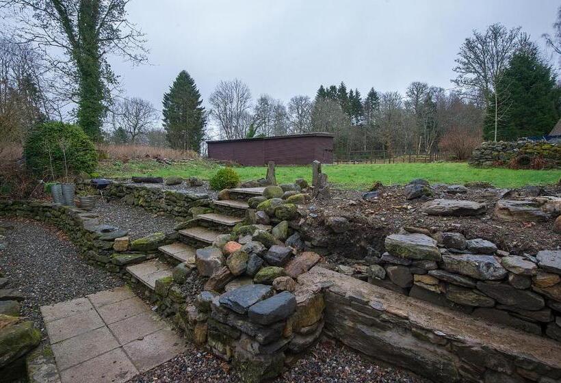 منزل 3 غرف نوم, The Falls Of Dochart Inn