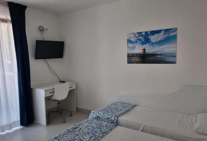 Апартаменты 2 Спальни, Appart Hotel Holiday