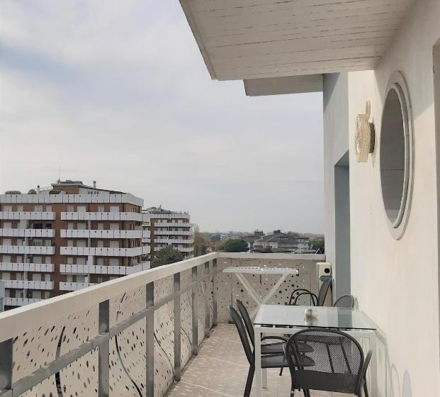 Апартаменты 2 Спальни, Appart Hotel Holiday