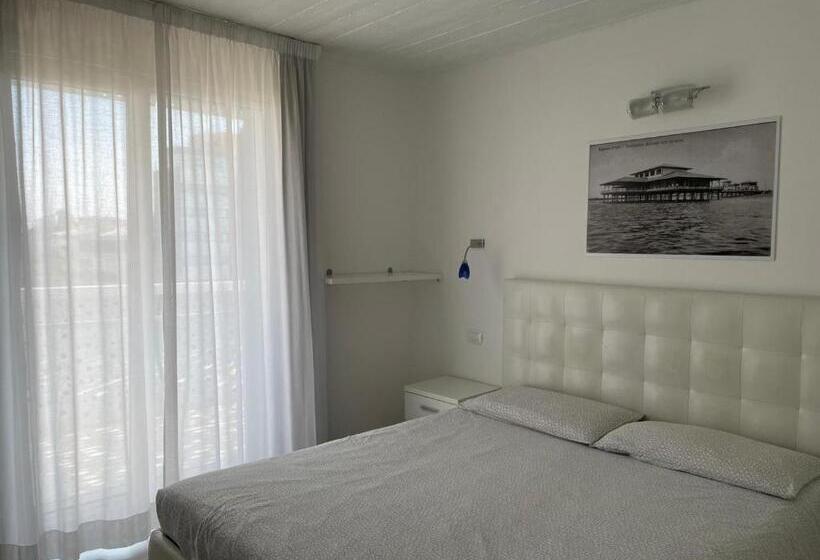 Апартаменты 2 Спальни, Appart Hotel Holiday