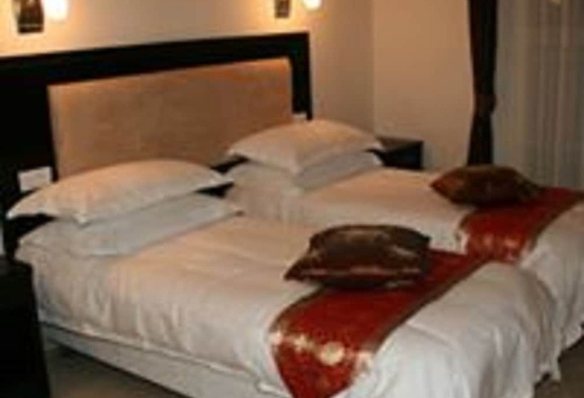 اتاق استاندارد سه نفره, 2 Horloges