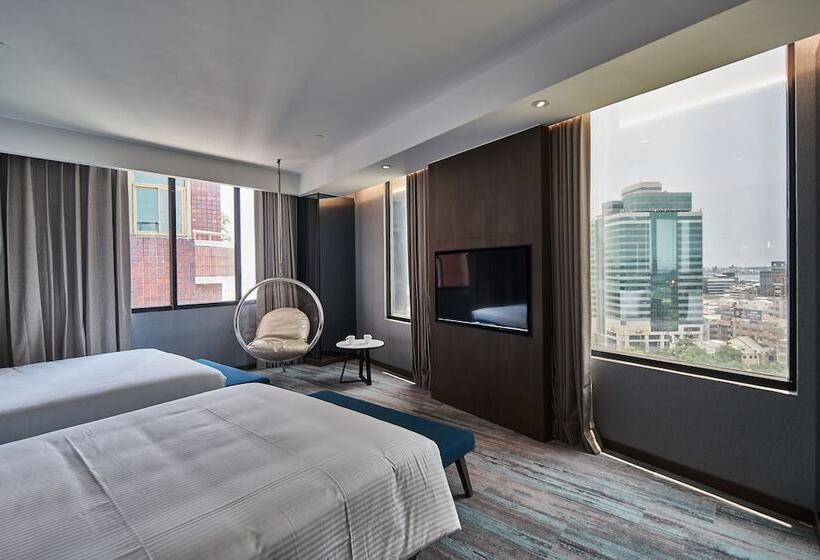 اتاق پریمیوم چهارنفره, Harbour 10