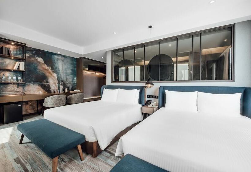 اتاق پریمیوم چهارنفره, Harbour 10