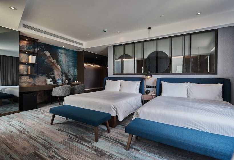 اتاق پریمیوم چهارنفره, Harbour 10