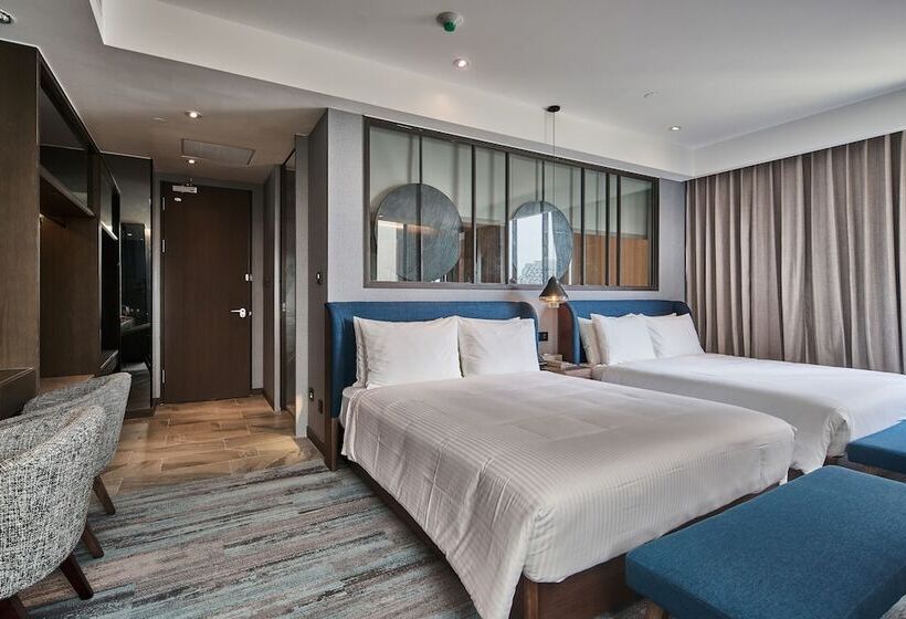 اتاق پریمیوم چهارنفره, Harbour 10