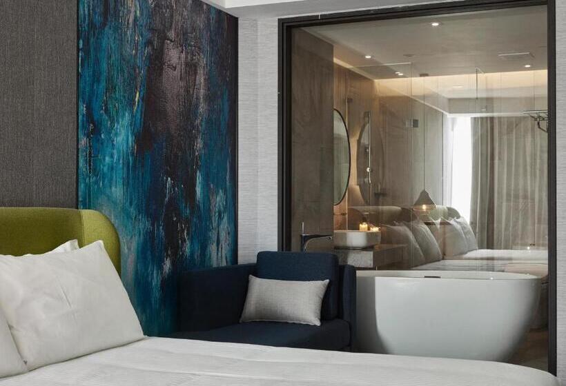 اتاق لوکس خانوادگی, Harbour 10