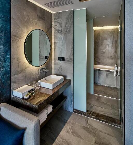 اتاق لوکس خانوادگی, Harbour 10