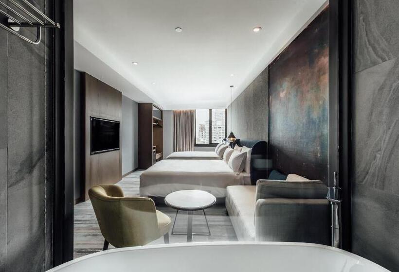 اتاق لوکس خانوادگی, Harbour 10