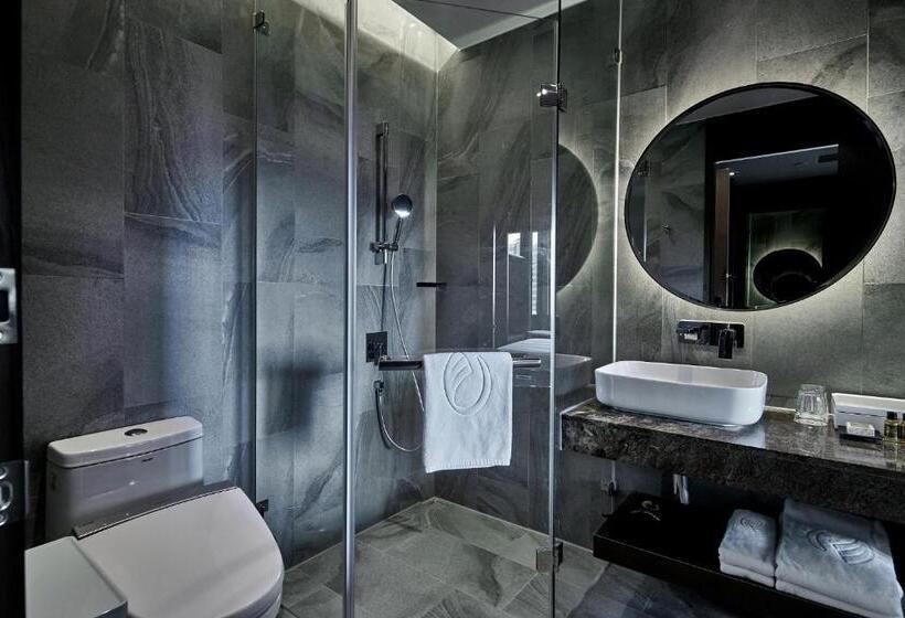 اتاق خانوادگی با چشمانداز دریا, Harbour 10