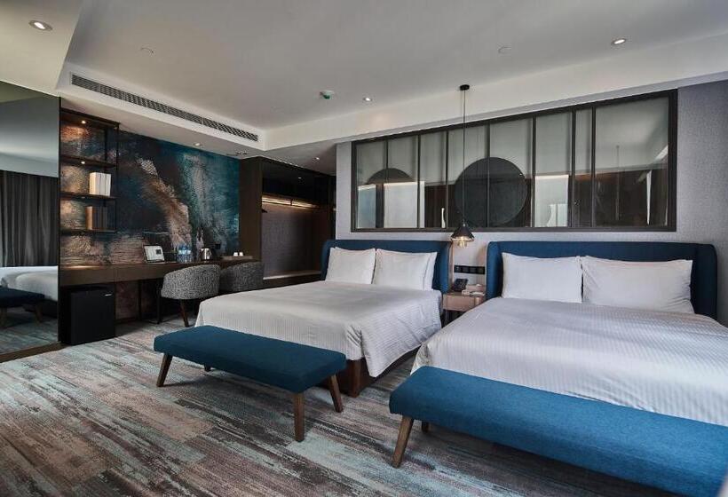 اتاق پریمیوم چهارنفره, Harbour 10