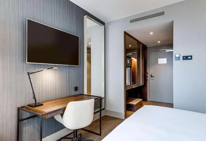 Premium room with view, NH Collection Antwerp Centre