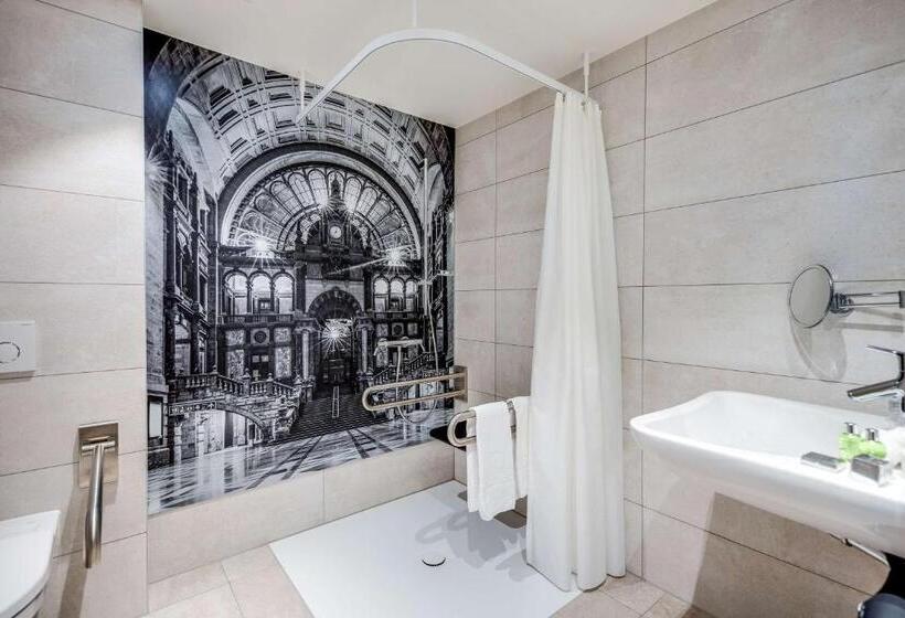 Premium room with view, NH Collection Antwerp Centre